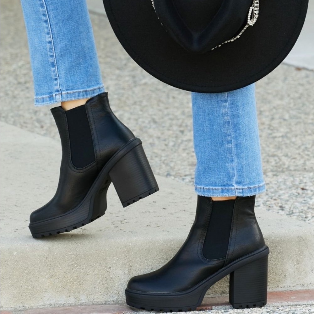 Forever Link Moving Forward Lug Sole Chelsea Boots combat & moto boots NEW - Picture 2 of 7